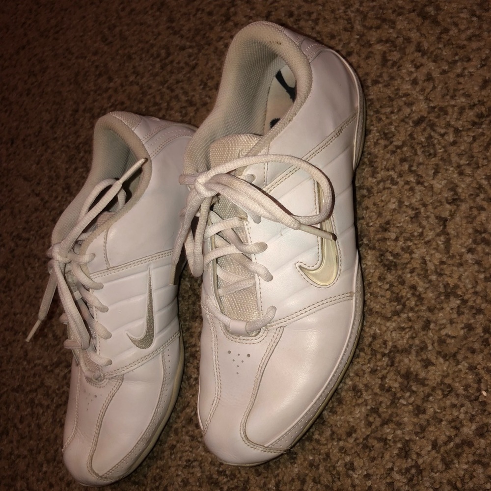 Cheer shoes